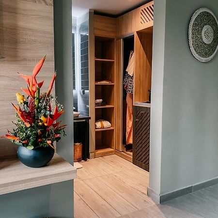 Onomo Hotel Abidjan Buitenkant foto