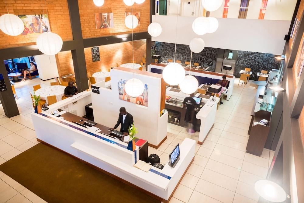 Onomo Hotel Abidjan Buitenkant foto