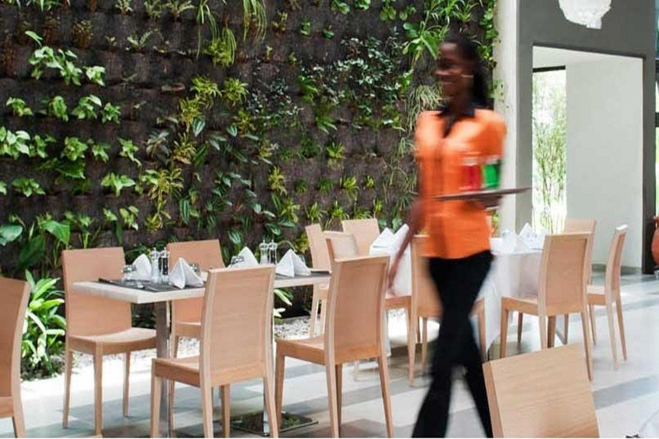 Onomo Hotel Abidjan Buitenkant foto
