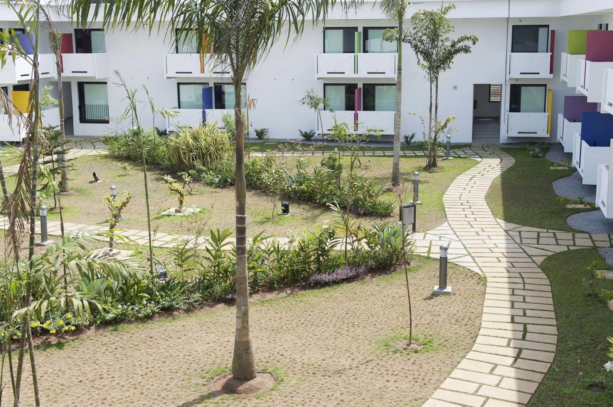 Onomo Hotel Abidjan Buitenkant foto